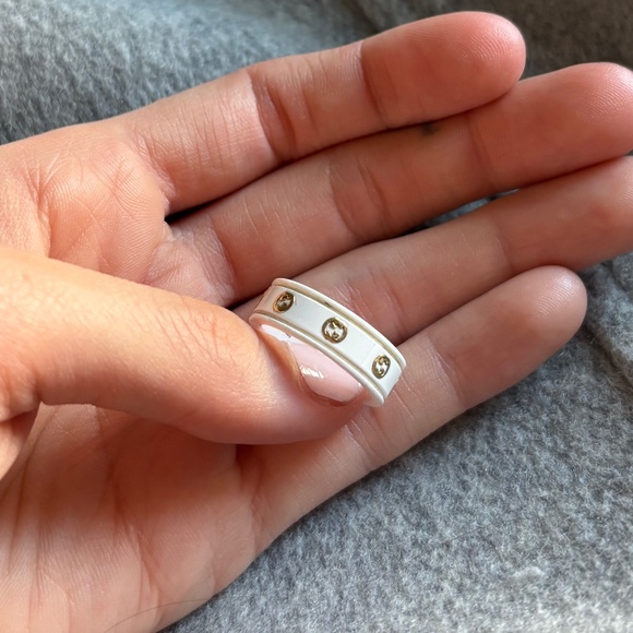 Gucci Icon Band Ring in White Ceramic - Picture 4 of 4